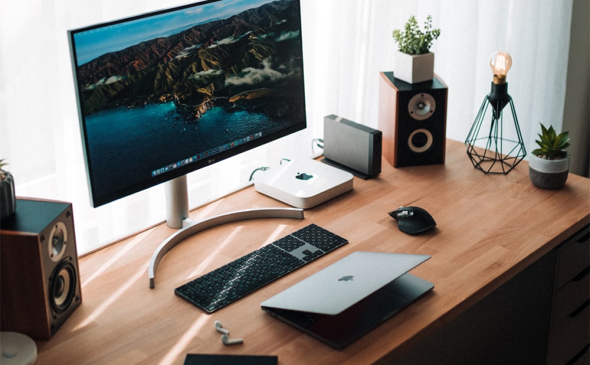 3 Minimalist Desk Setups Entry Header Opt